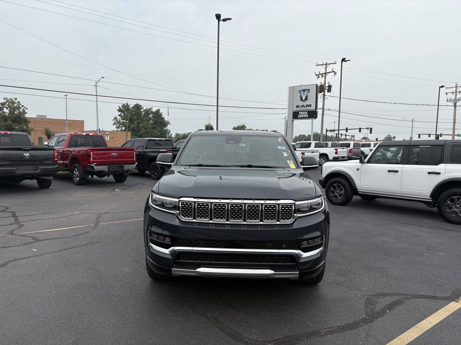 Used 2023 Jeep Grand Wagoneer Series III AWD/4WD image 23