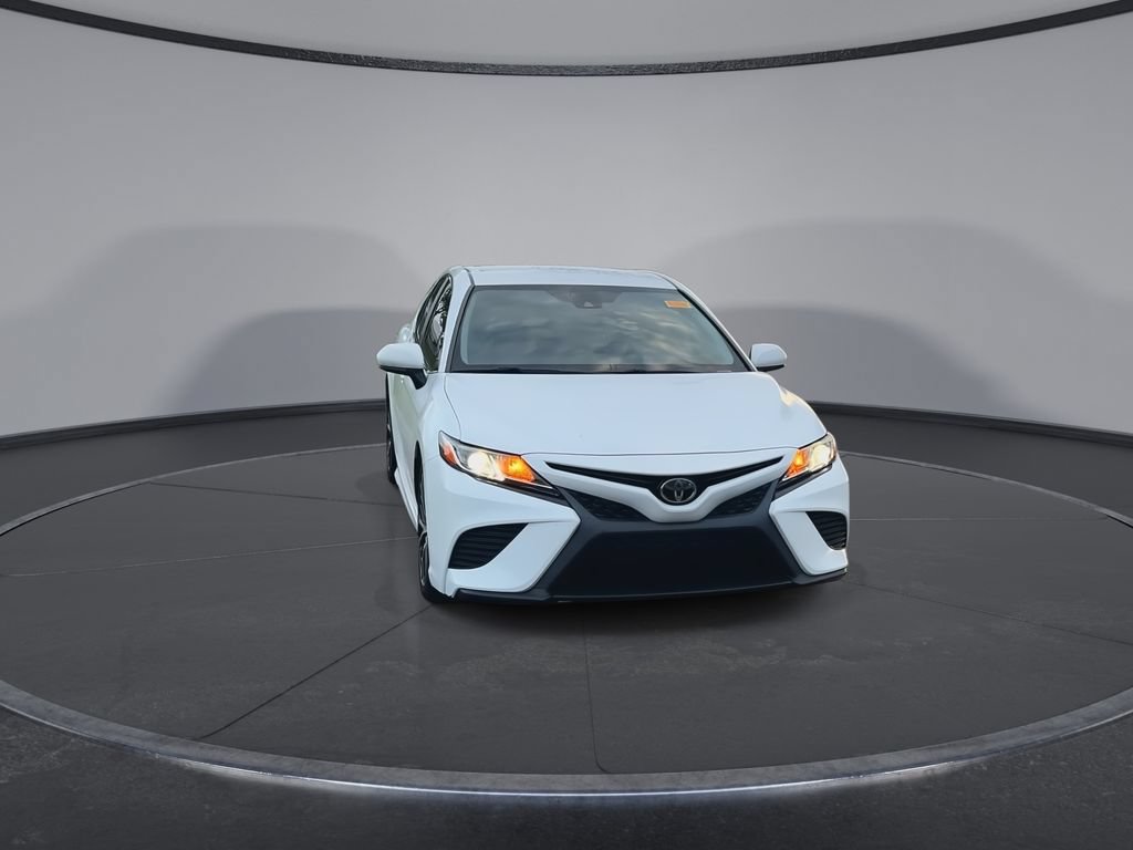 Used 2020 Toyota Camry SE FWD image 3