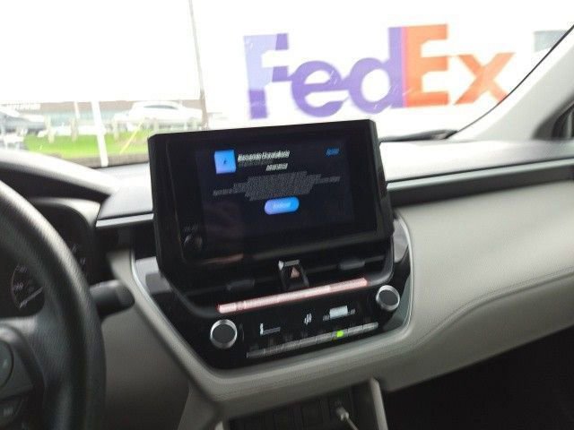 Used 2025 Toyota Corolla Cross L image 12