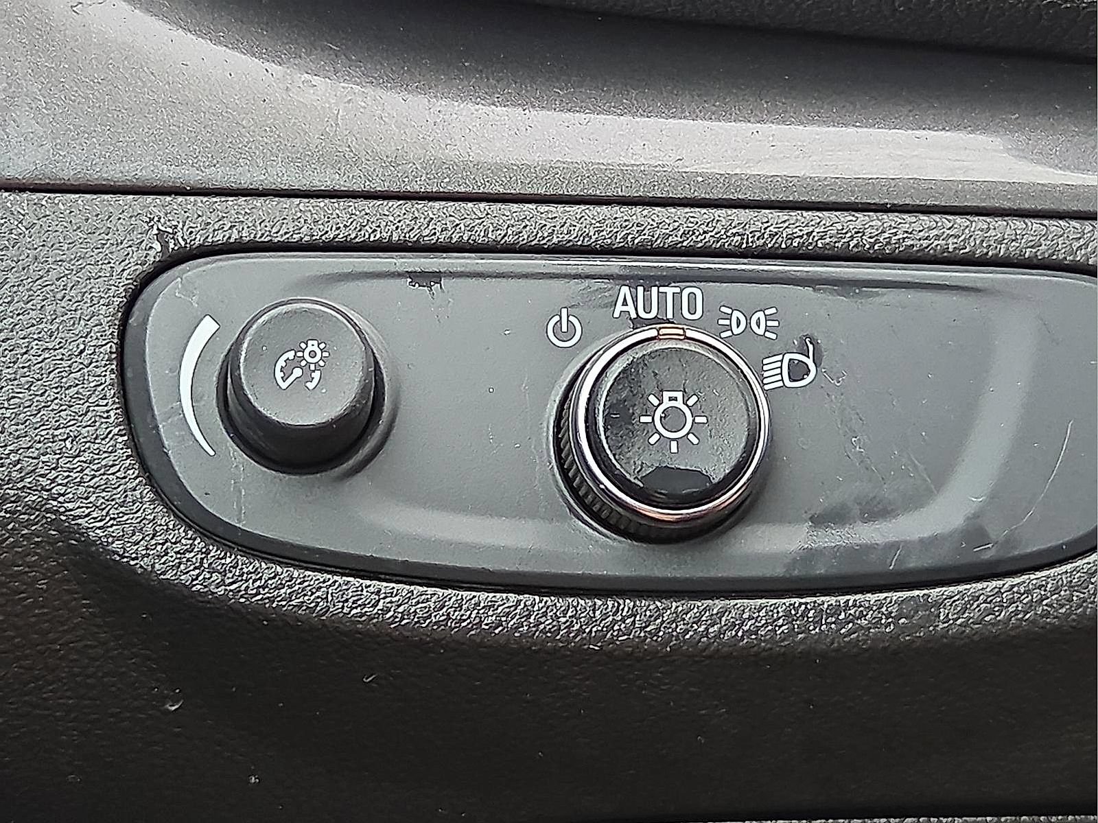Used 2022 Buick Encore Preferred w/ Safety Package II AWD/4WD image 12