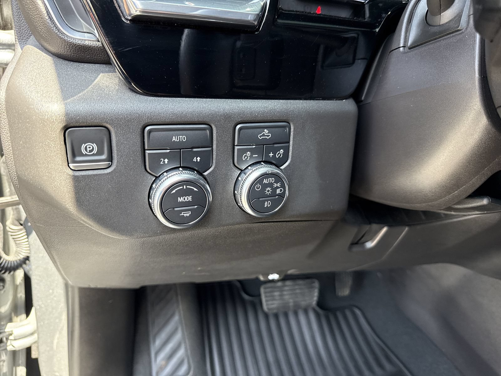 Used 2024 GMC Sierra 1500 Elevation AWD/4WD image 15