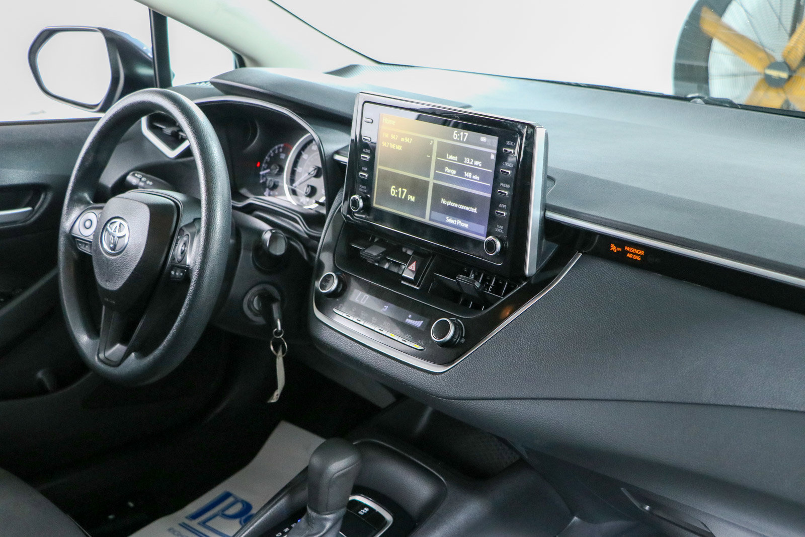 Used 2020 Toyota Corolla LE FWD image 25