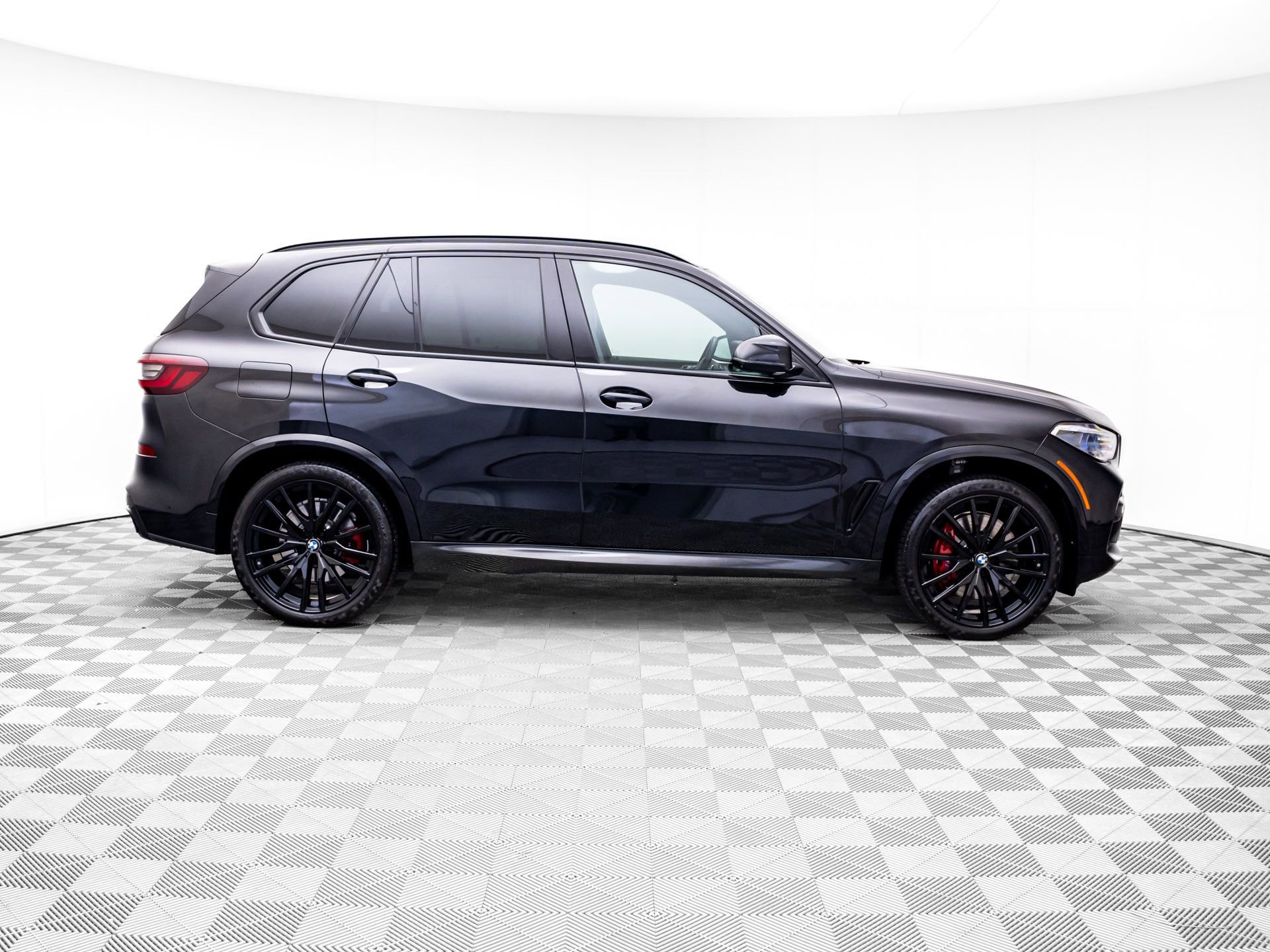 Certified 2023 BMW X5 M50i w/ Executive Package image 6