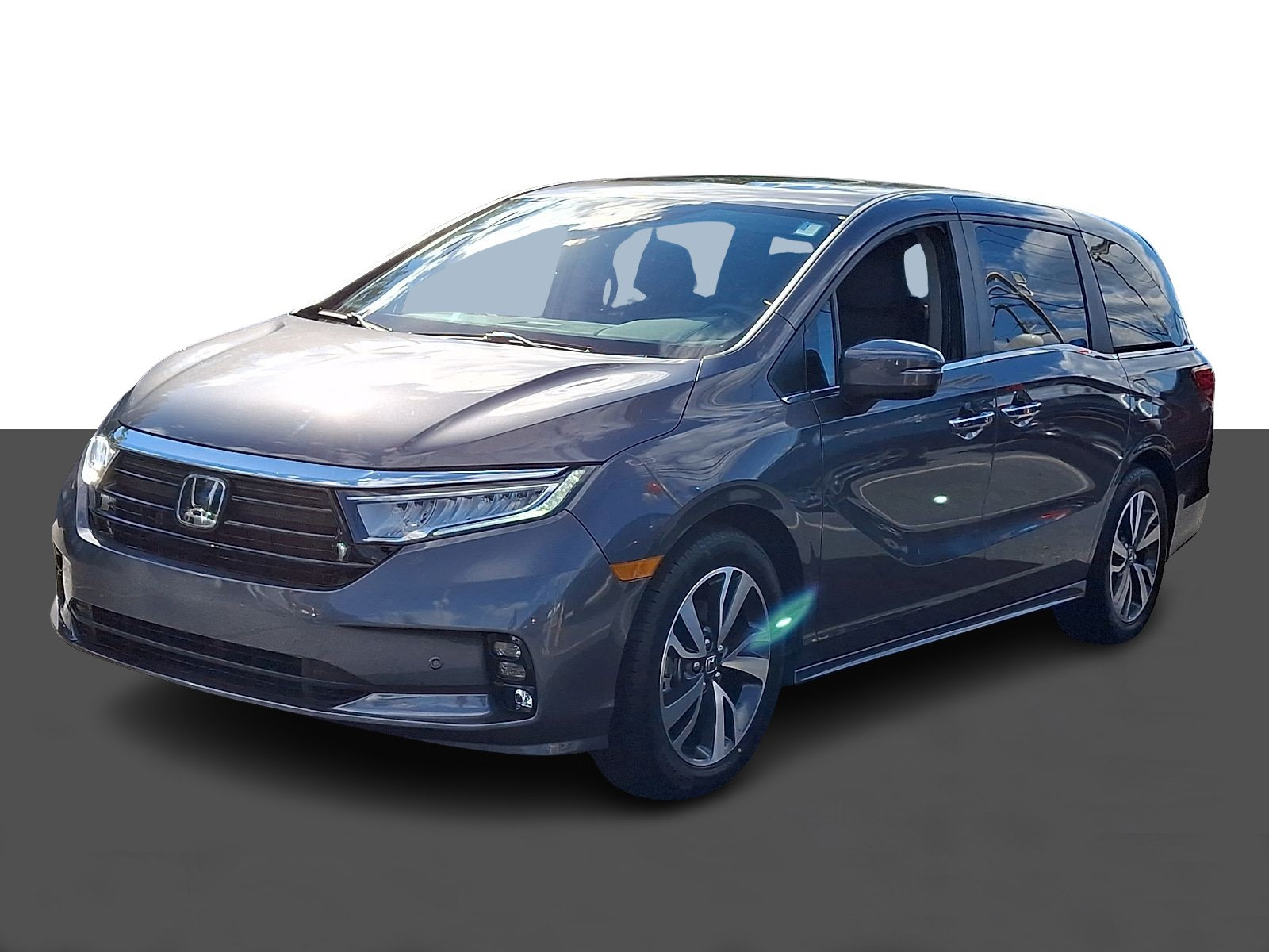 Certified 2024 Honda Odyssey Touring image 3