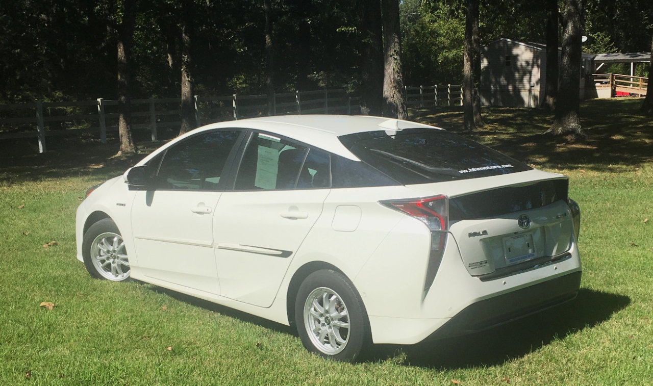 Used 2017 Toyota Prius Three Touring image 3