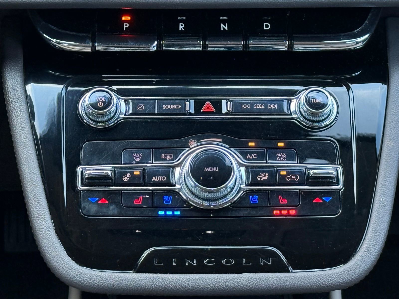 Used 2022 Lincoln Corsair AWD w/ Premium Package image 25