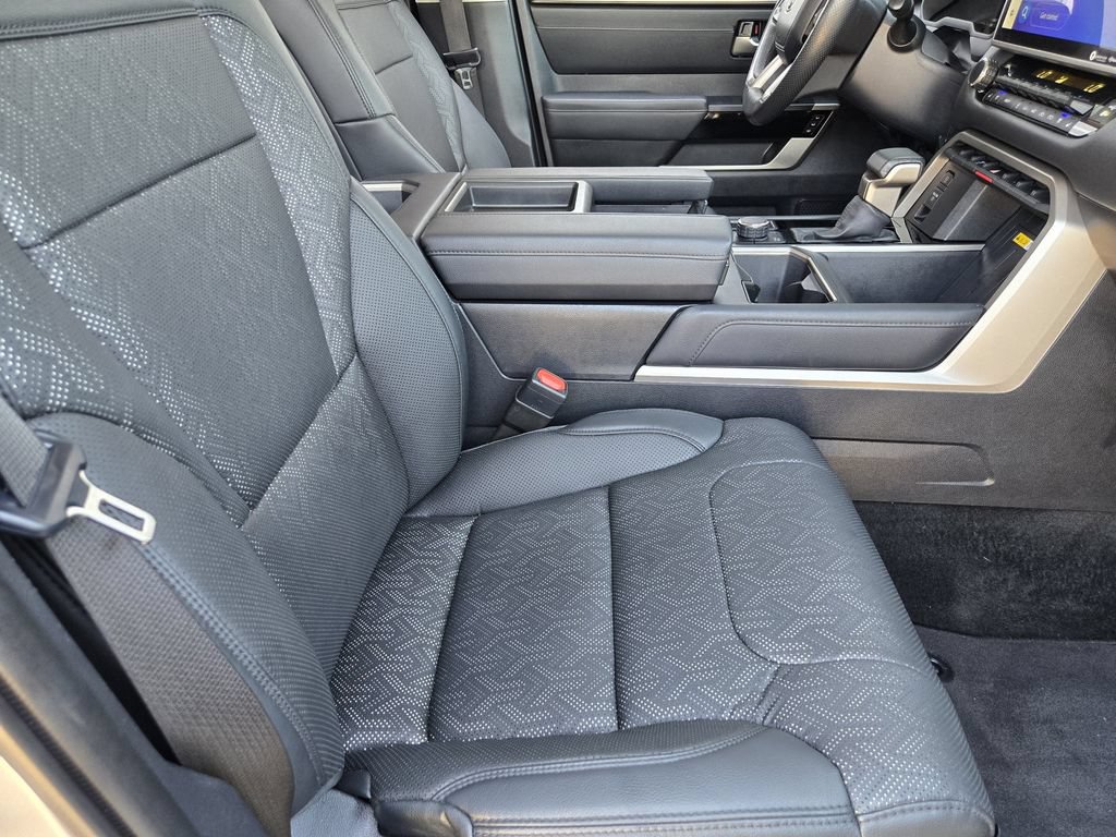 Used 2024 Toyota Tundra Limited w/ Power Package AWD/4WD image 9