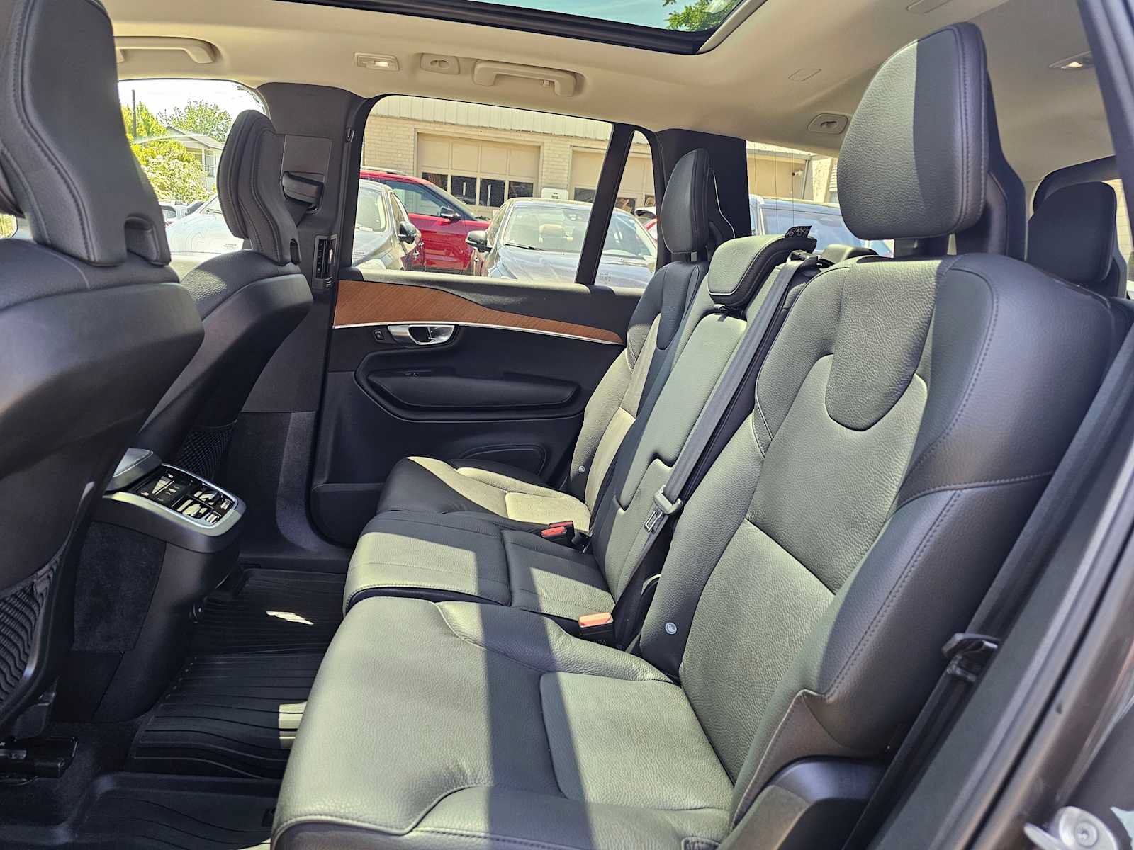 Certified 2023 Volvo XC90 B6 Plus w/ Protection Package Premier AWD/4WD image 19