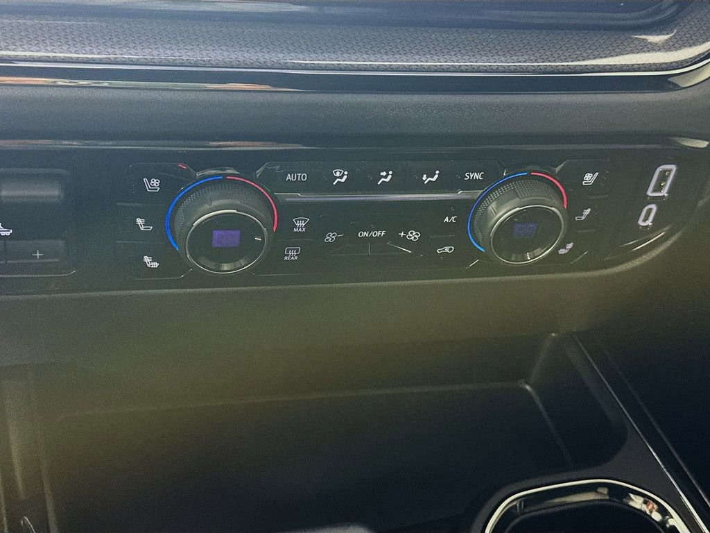 Used 2024 Chevrolet Silverado 1500 ZR2 w/ Technology Package image 17