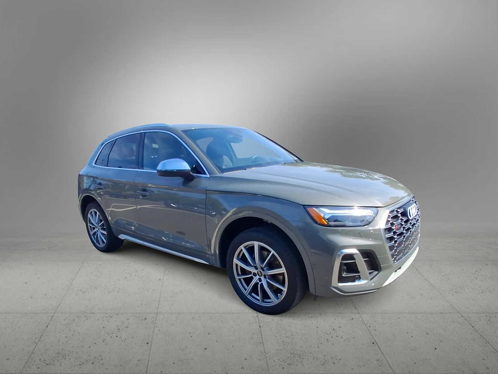 Used 2023 Audi SQ5 Prestige w/ Prestige Package AWD/4WD image 2