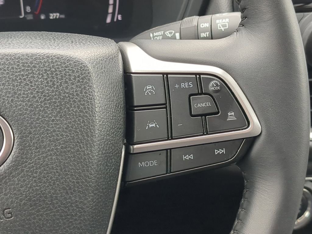 Used 2025 Toyota Grand Highlander AWD image 22