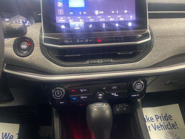 Certified 2023 Jeep Compass Latitude w/ Sun and Sound Group AWD/4WD image 32