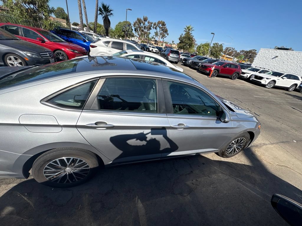 Used 2019 Volkswagen Jetta SE FWD image 6