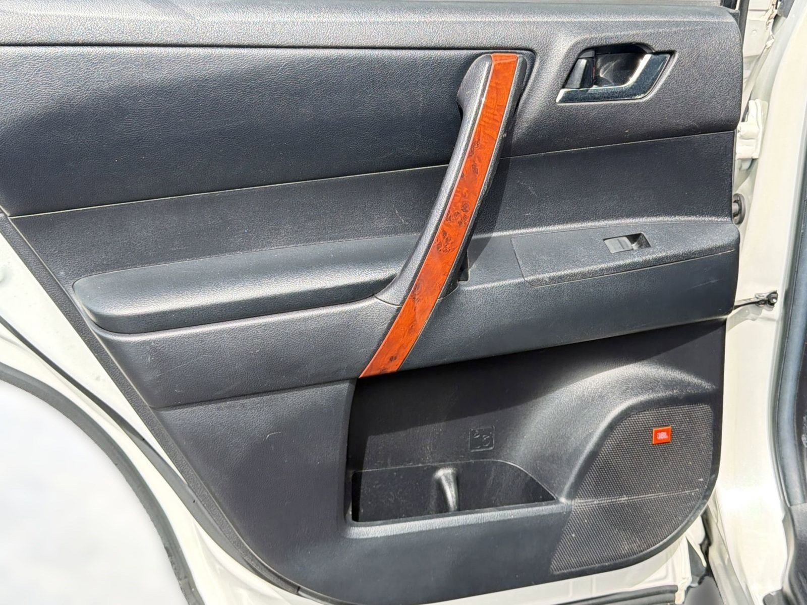 Used 2012 Toyota Highlander Limited w/ Tow Pkg image 27