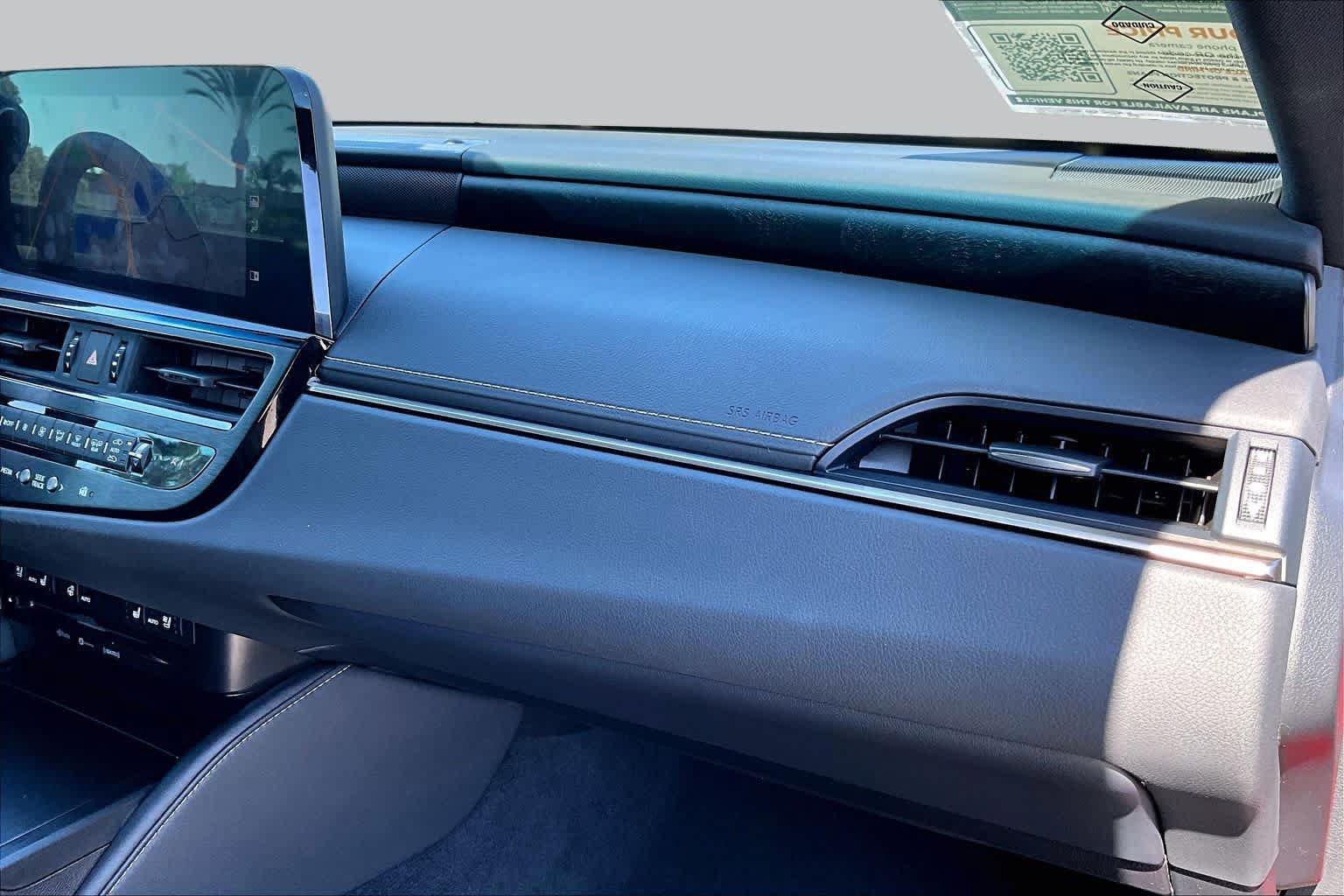 Used 2022 Lexus ES 300h w/ Premium Package FWD image 17
