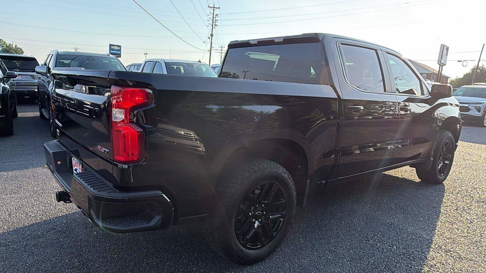Used 2024 Chevrolet Silverado 1500 RST w/ Z71 Off-Road Package AWD/4WD image 5