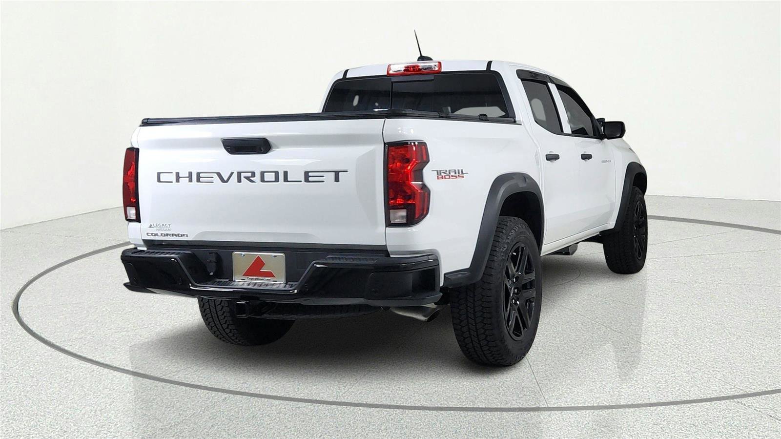 Used 2025 Chevrolet Colorado Trail Boss AWD/4WD image 5