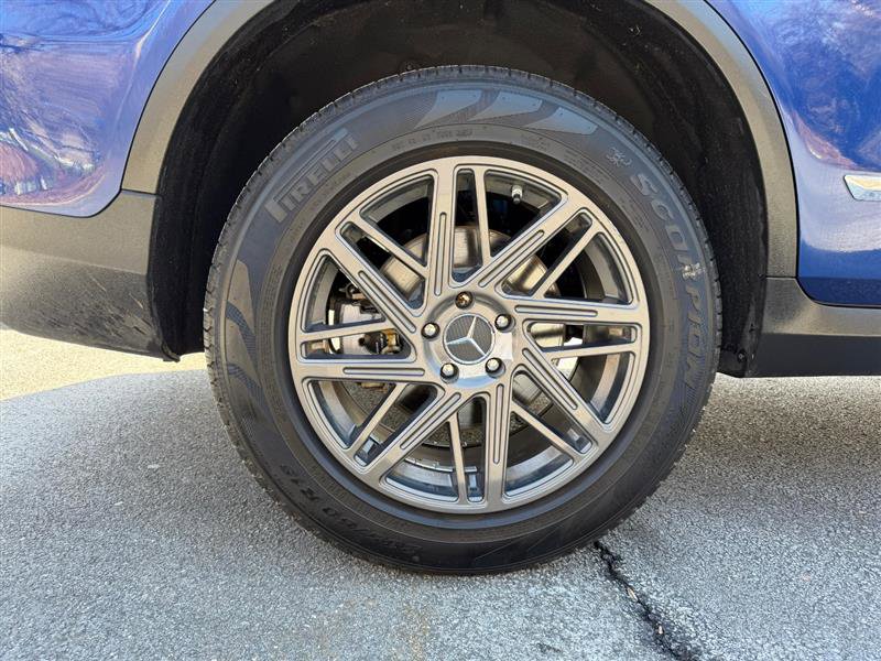 Used 2018 Mercedes-Benz GLC 300 4MATIC image 24