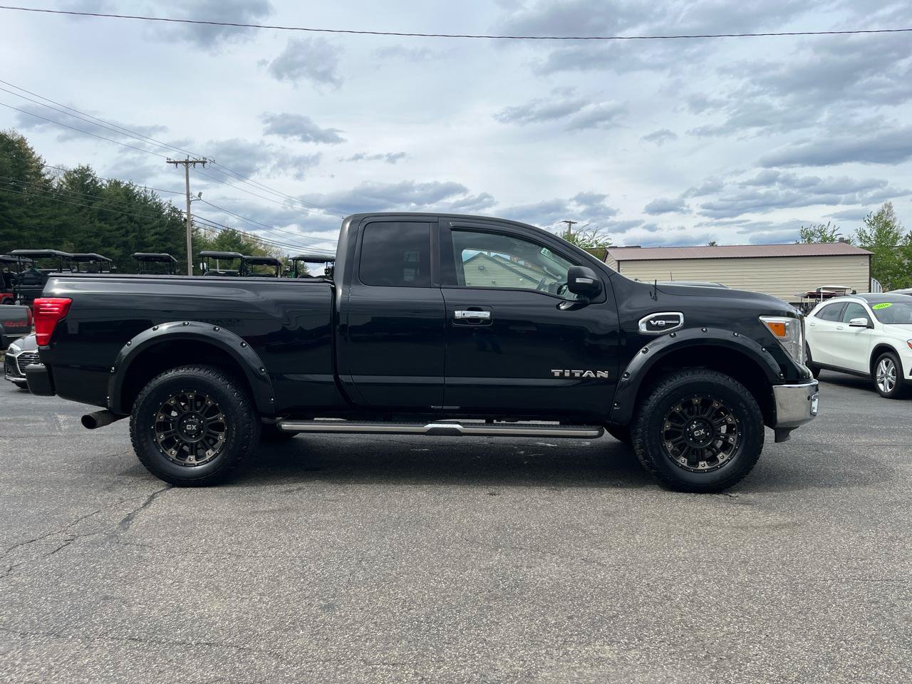 Used 2017 Nissan Titan SV AWD/4WD image 8
