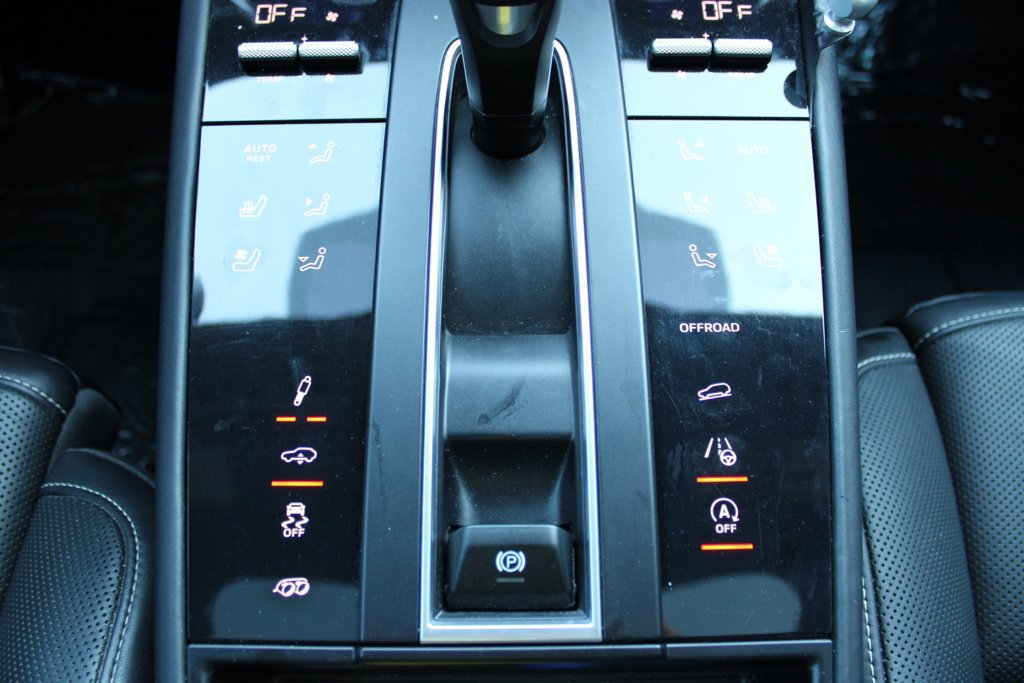 Used 2023 Porsche Macan GTS w/ Premium Package Plus AWD/4WD image 18