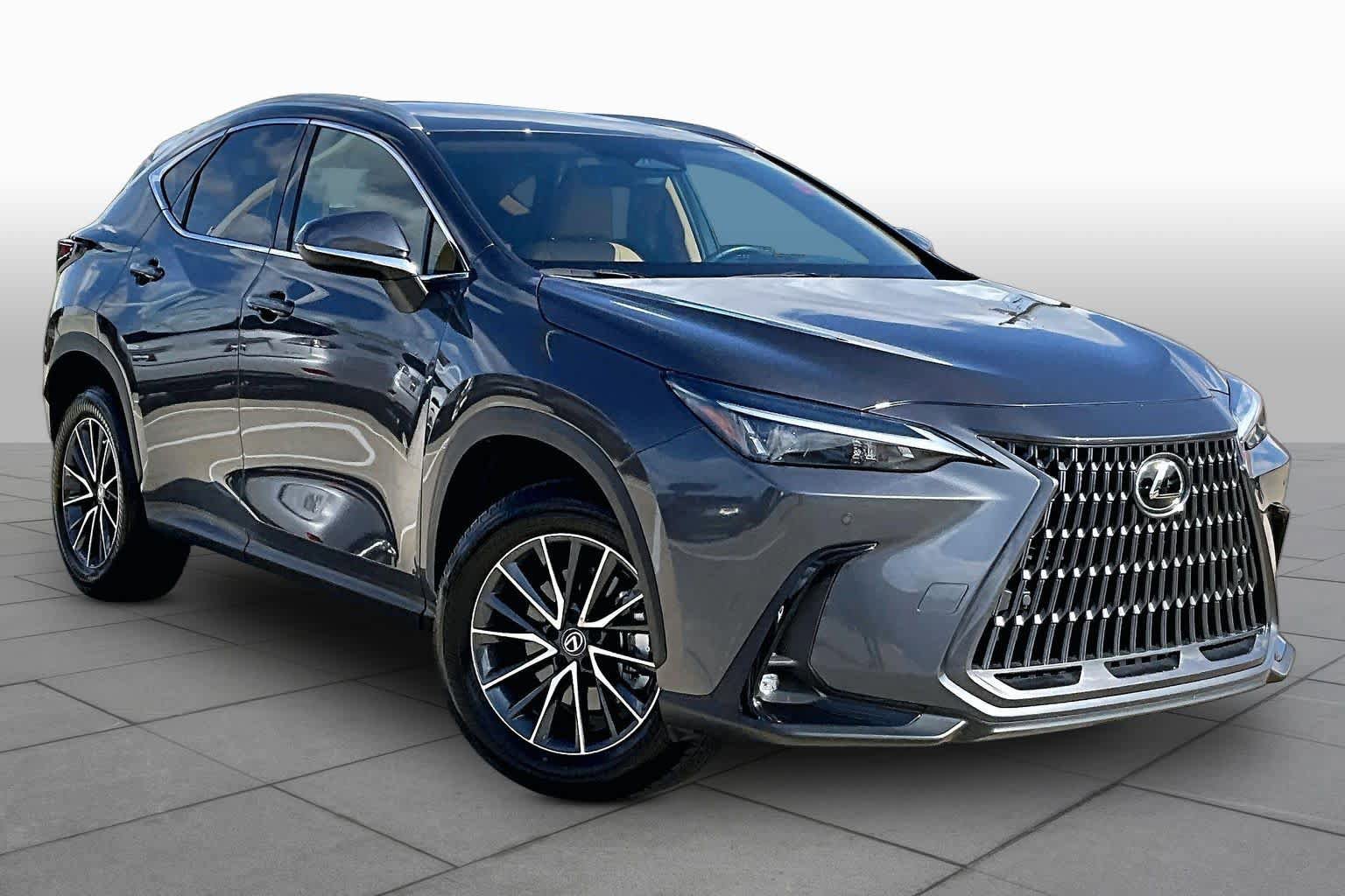Used 2025 Lexus NX 250 FWD w/ Towing Package (2000 Lbs) image 3