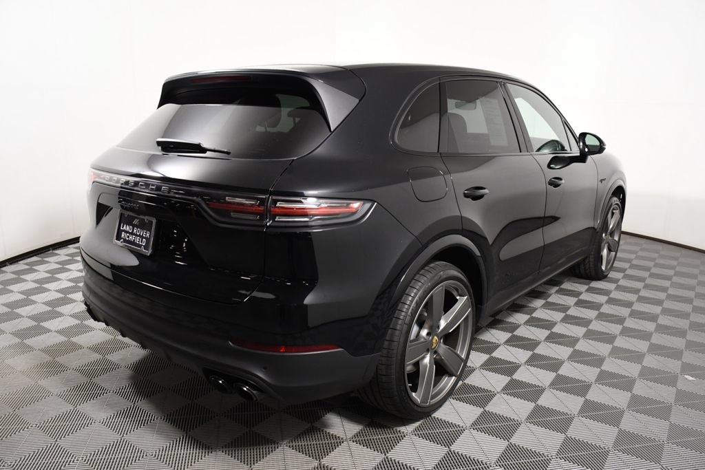 Used 2022 Porsche Cayenne Platinum Edition AWD/4WD image 6