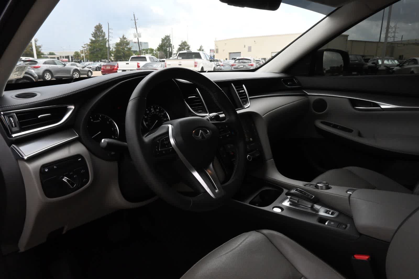 Used 2023 INFINITI QX50 Luxe FWD image 16