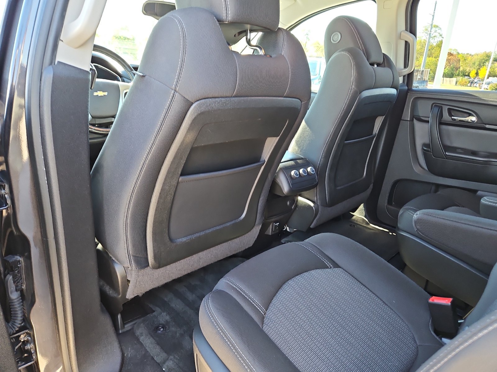Used 2015 Chevrolet Traverse LT w/ Style and Technology Package AWD/4WD image 14