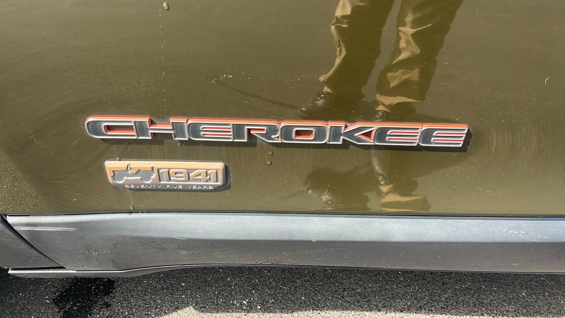 Used 2016 Jeep Cherokee 75th Anniversary image 16