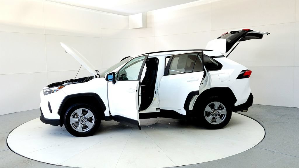 Certified 2025 Toyota RAV4 XLE AWD/4WD image 10