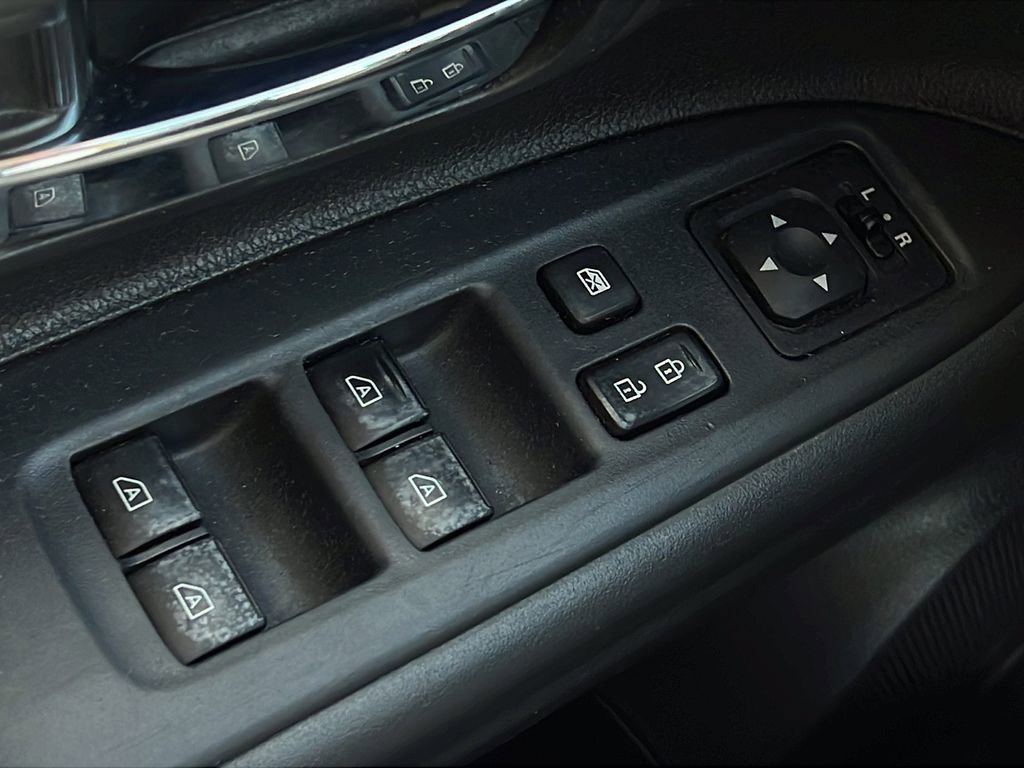 Used 2020 Mitsubishi Outlander ES FWD image 18