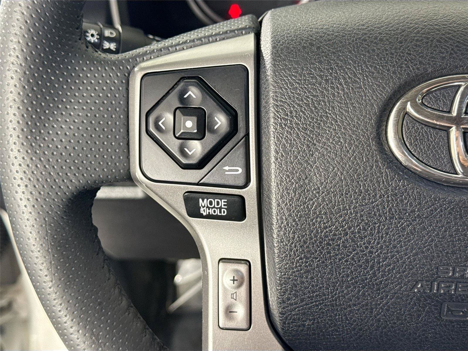Used 2019 Toyota 4Runner SR5 AWD/4WD image 15