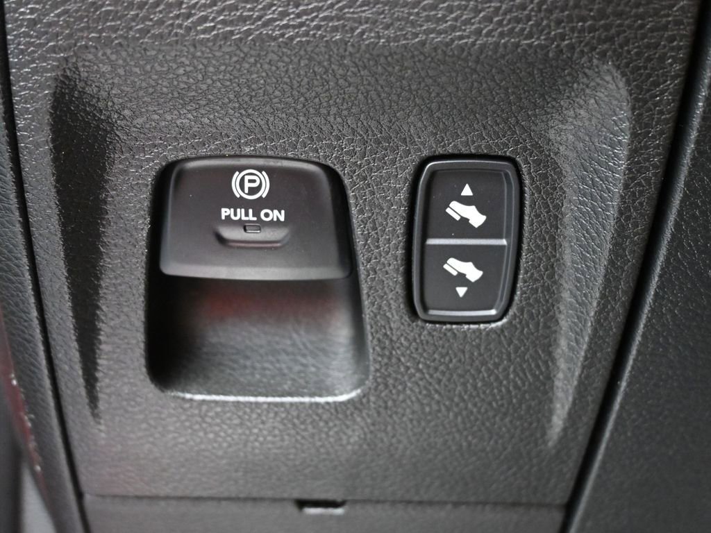 Used 2022 RAM 1500 Laramie AWD/4WD image 27