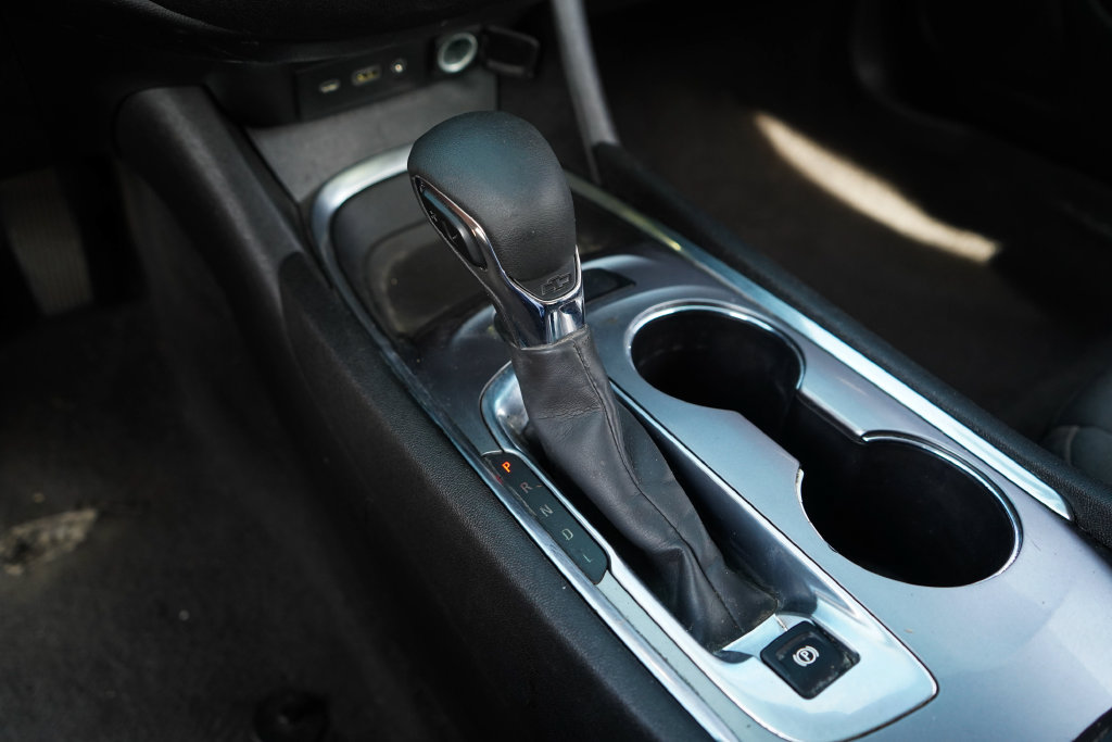 Used 2022 Chevrolet Malibu LT FWD image 34
