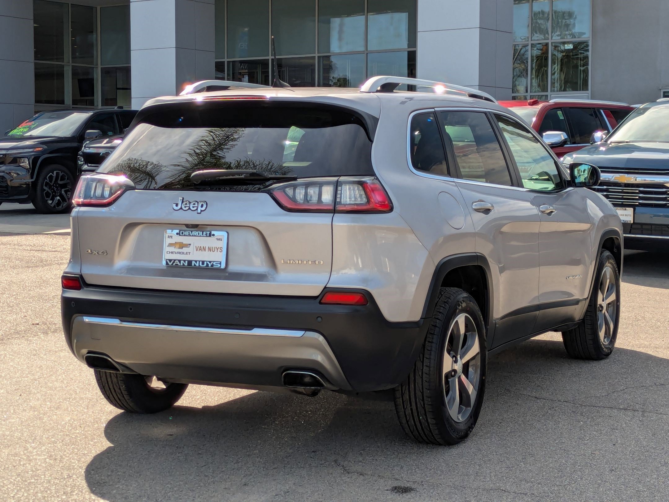 Used 2019 Jeep Cherokee Limited image 5