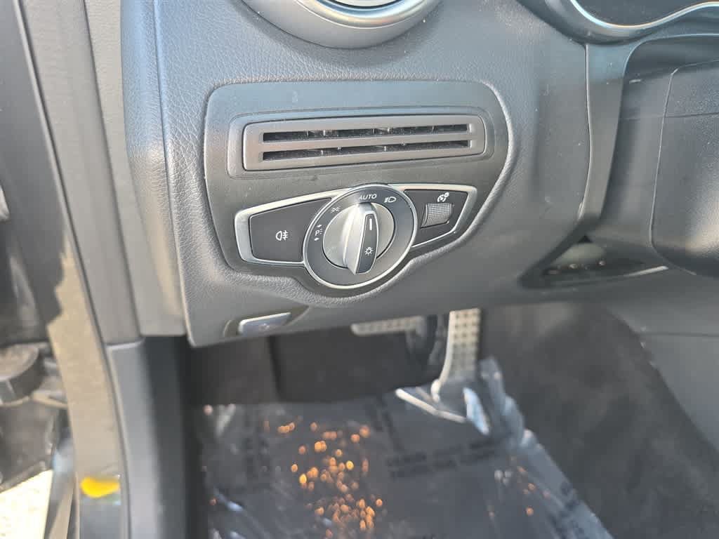 Used 2022 Mercedes-Benz GLC 300 4MATIC image 19
