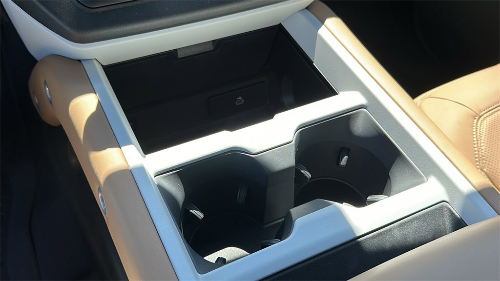 New 2025 Land Rover Defender 110 X-Dynamic SE image 21