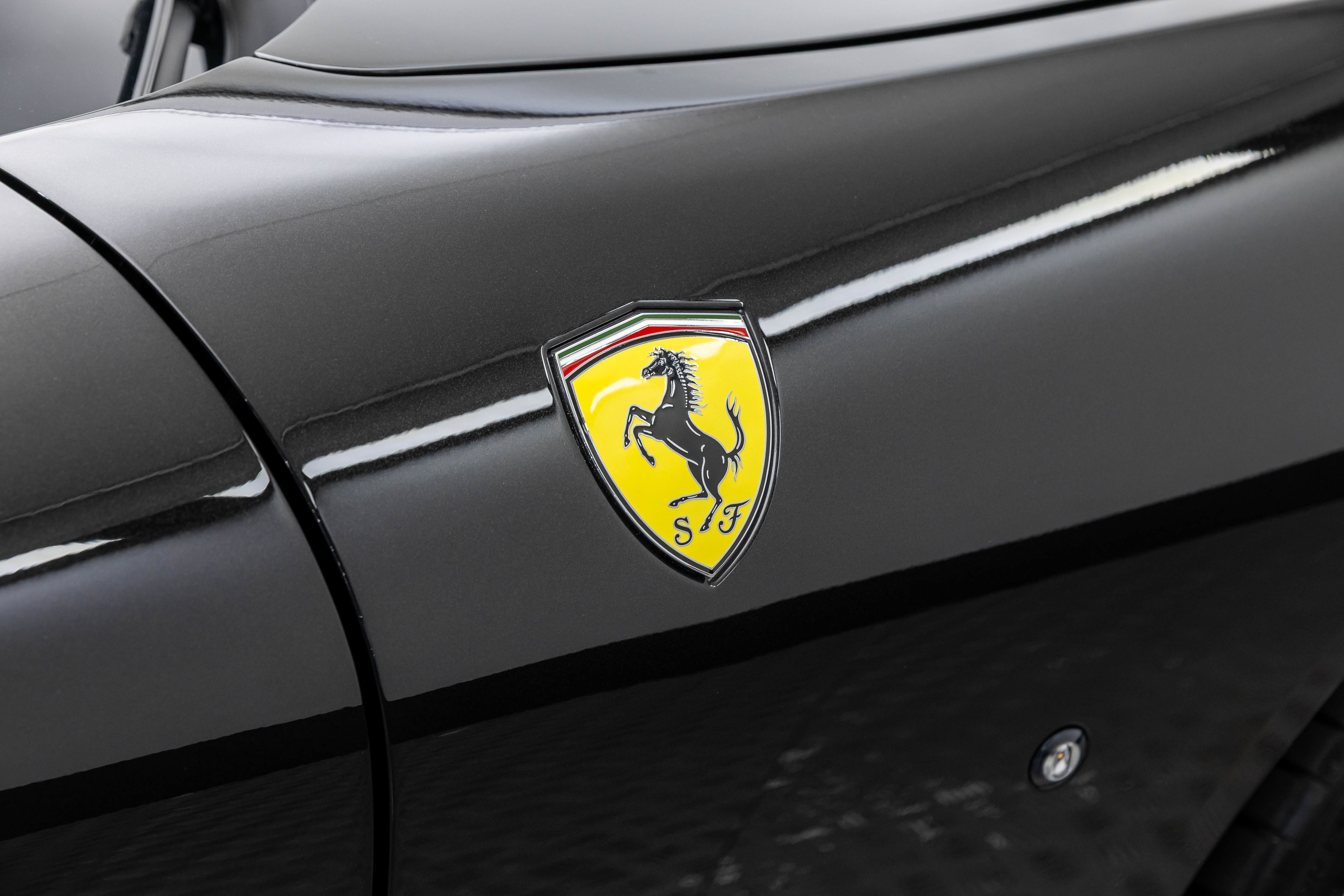 Used 2025 Ferrari Roma Spider RWD image 20