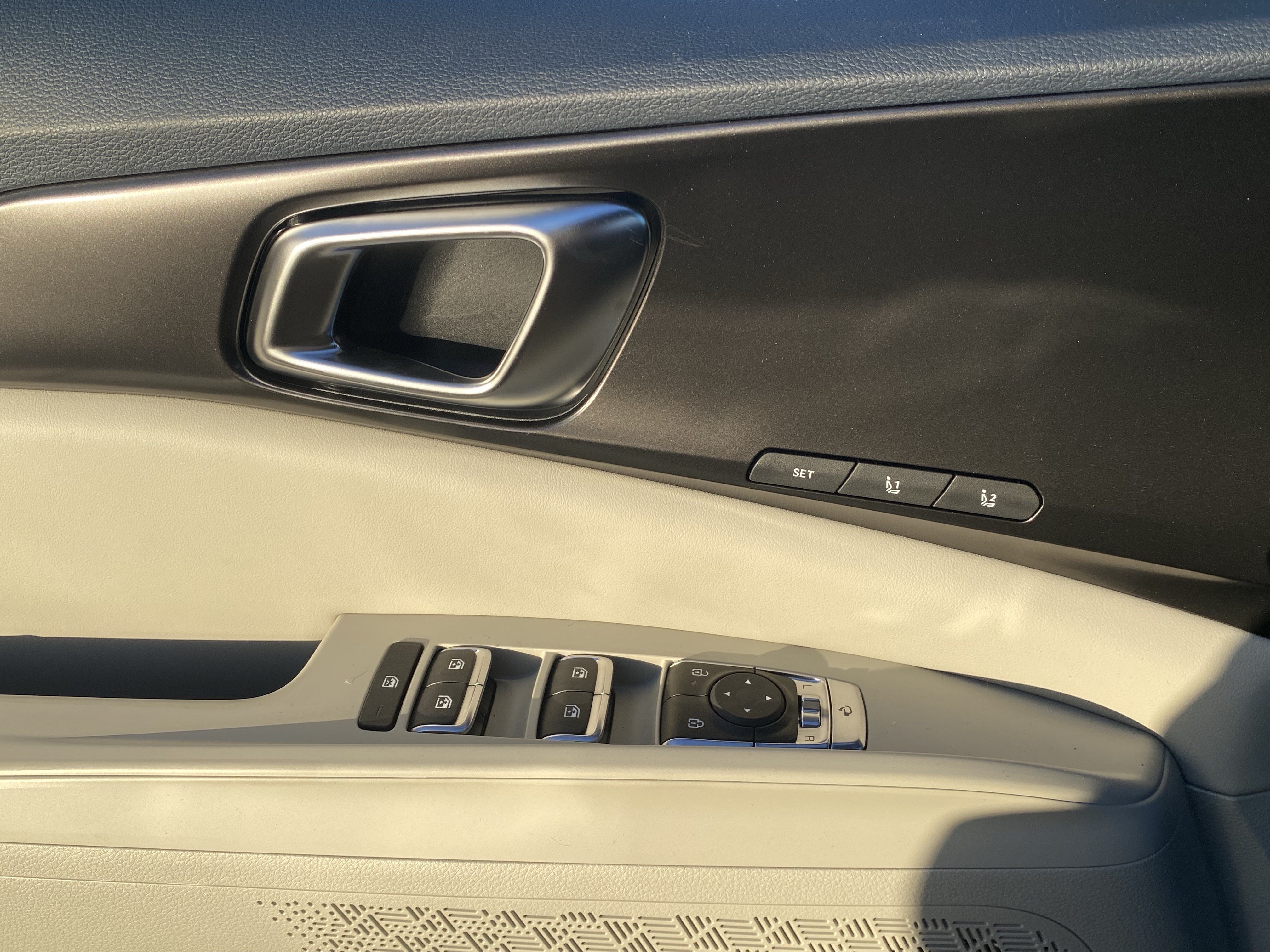 New 2026 Kia Carnival SX w/ SX Dark Edition Package FWD image 20