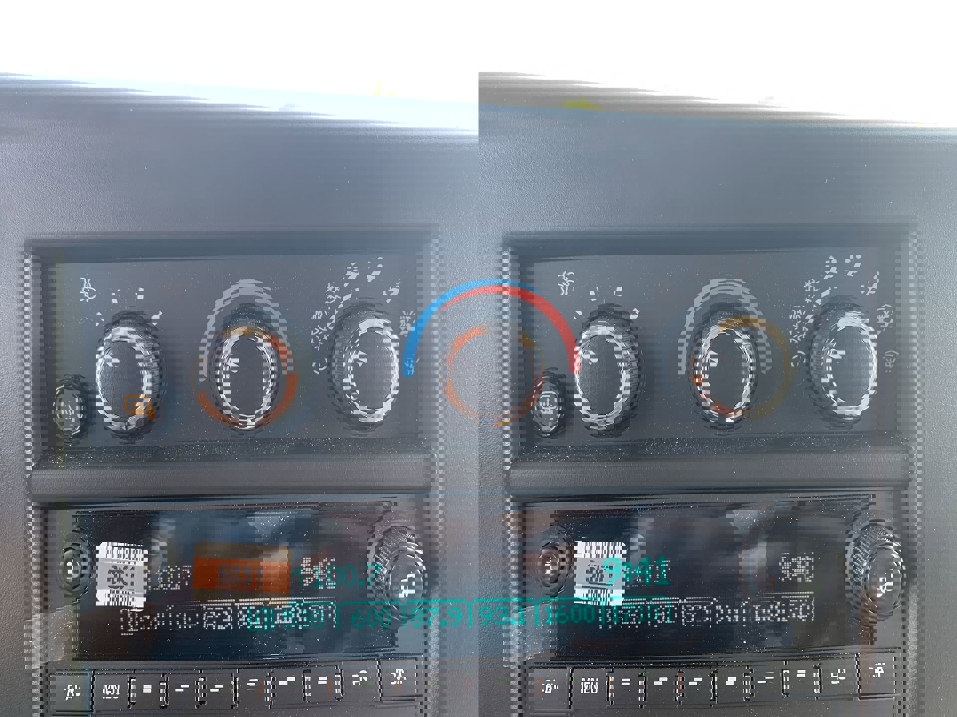 New 2025 GMC Savana 3500 1WT w/ Power Convenience Package image 39