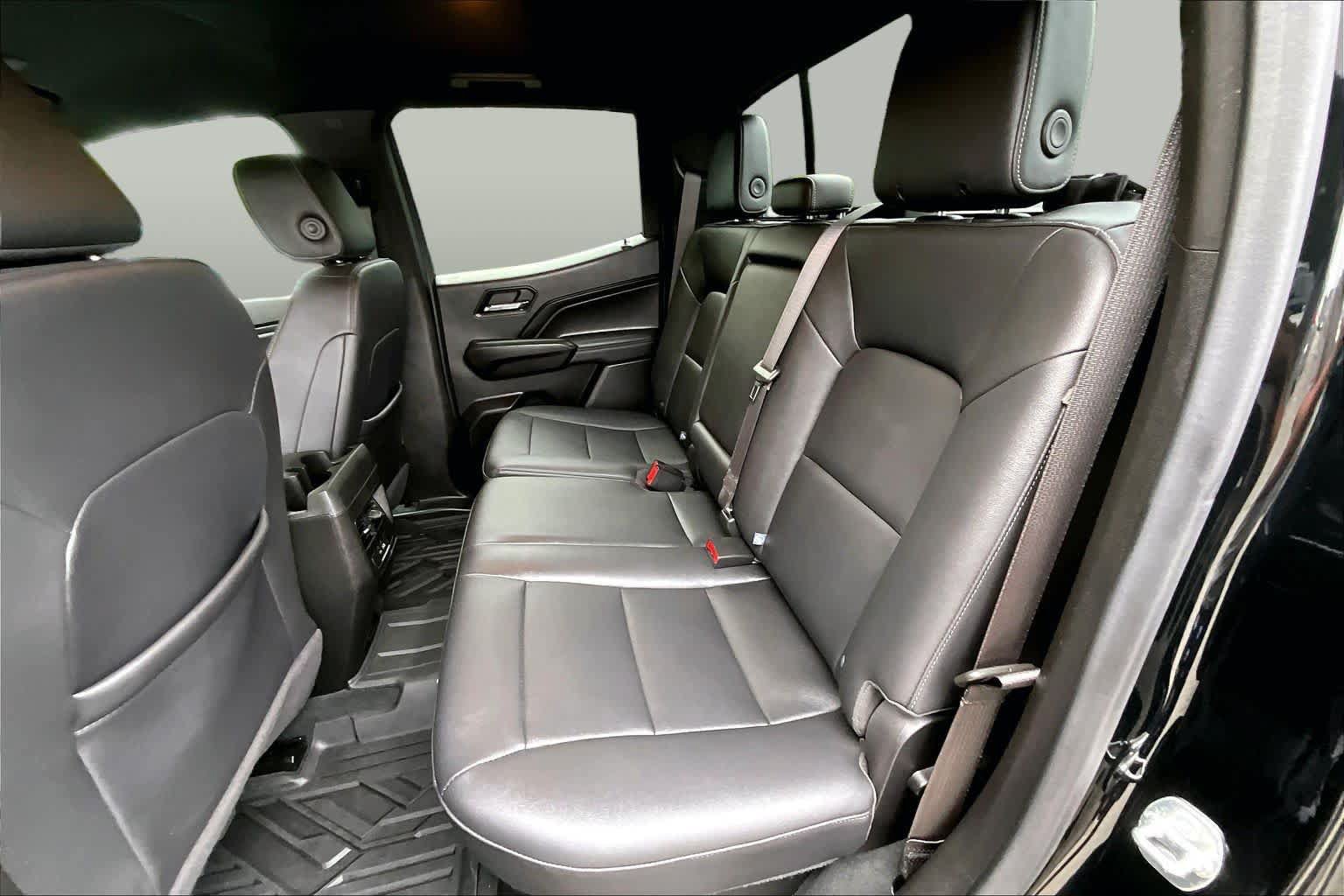 Used 2024 GMC Canyon Elevation w/ Elevation Premium Package AWD/4WD image 19