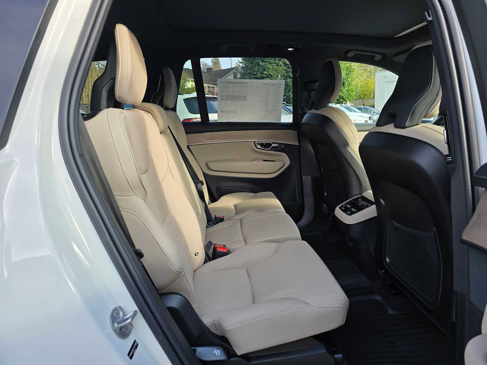 New 2026 Volvo XC90 B6 Plus w/ Protection Package Premier AWD/4WD image 20