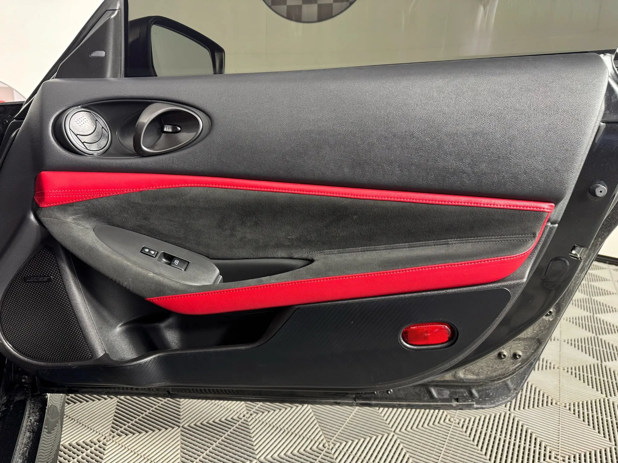 Used 2023 Nissan Z w/ Floor Mat Package (L93) RWD image 34