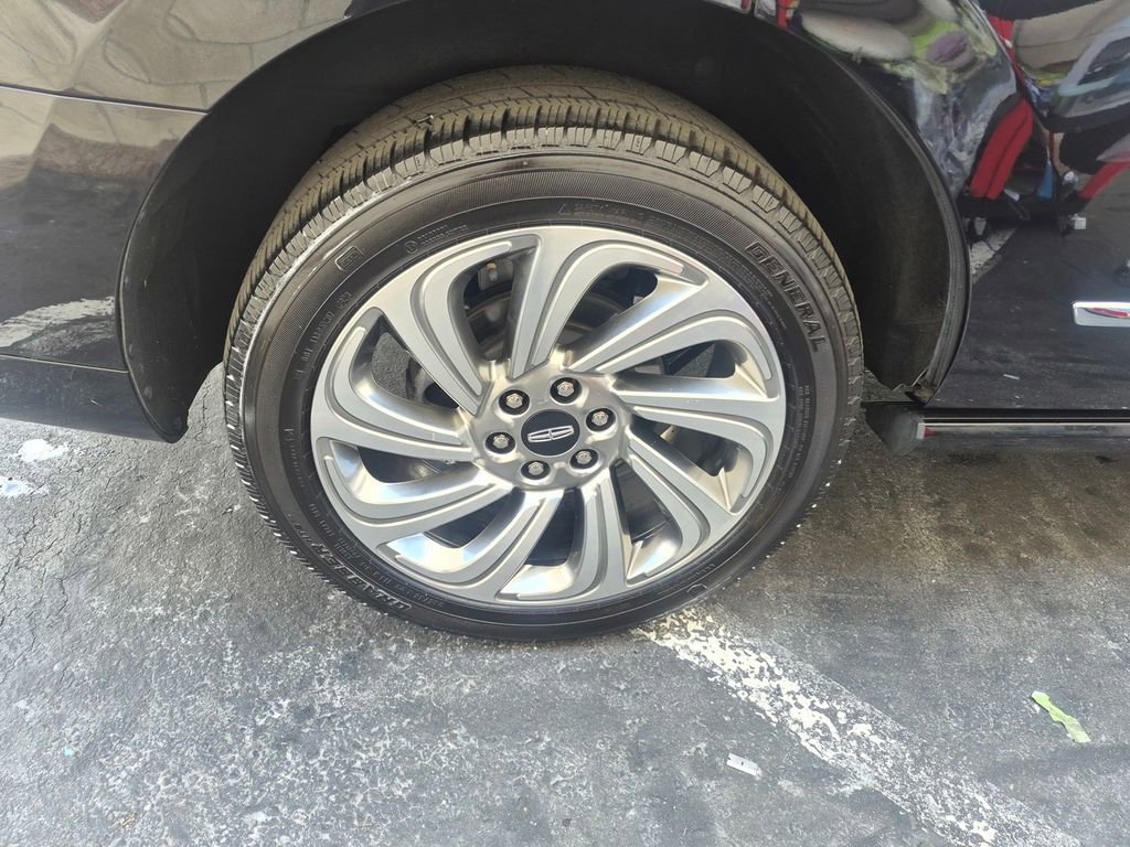 Used 2024 Lincoln Navigator Reserve image 13