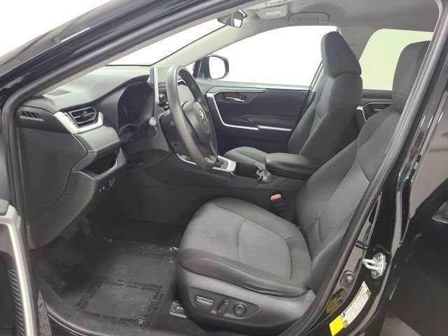 Used 2024 Toyota RAV4 XLE FWD image 15