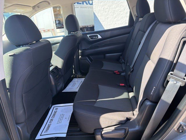 Used 2019 Nissan Pathfinder SV image 13