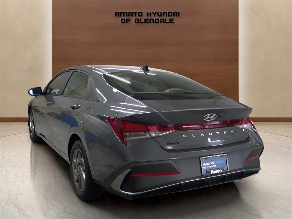 Certified 2024 Hyundai Elantra SEL image 3