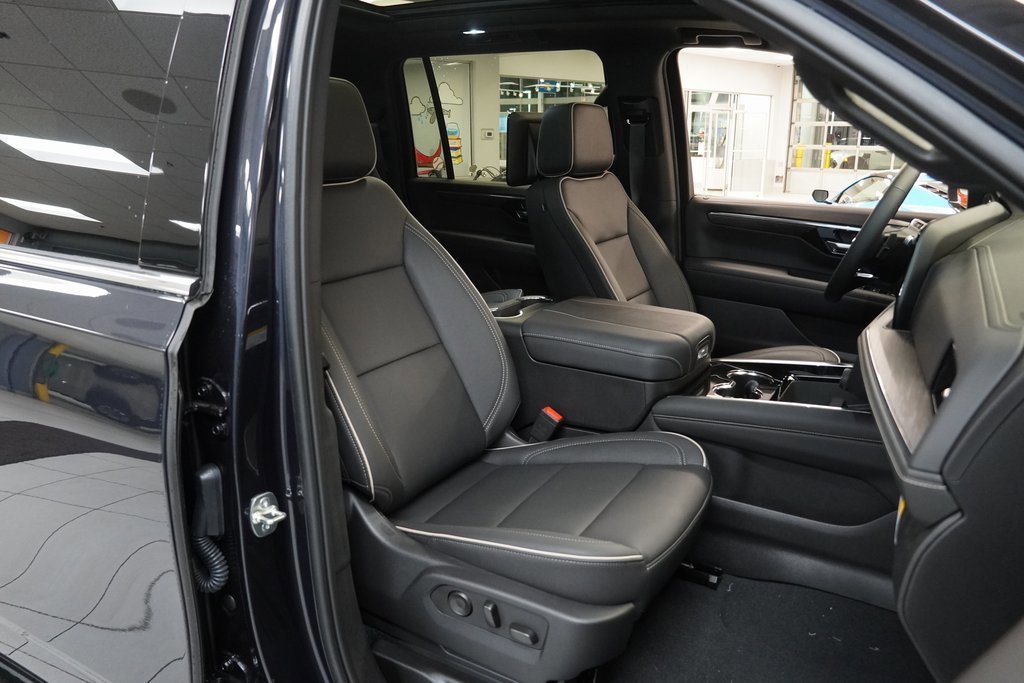 New 2025 Chevrolet Suburban Premier image 29