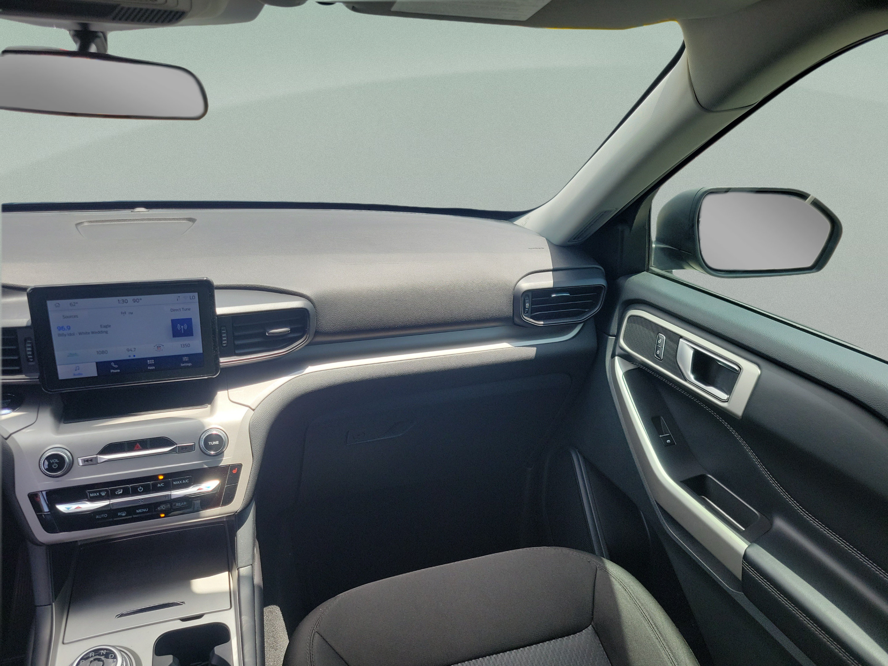 Used 2023 Ford Explorer XLT RWD image 7