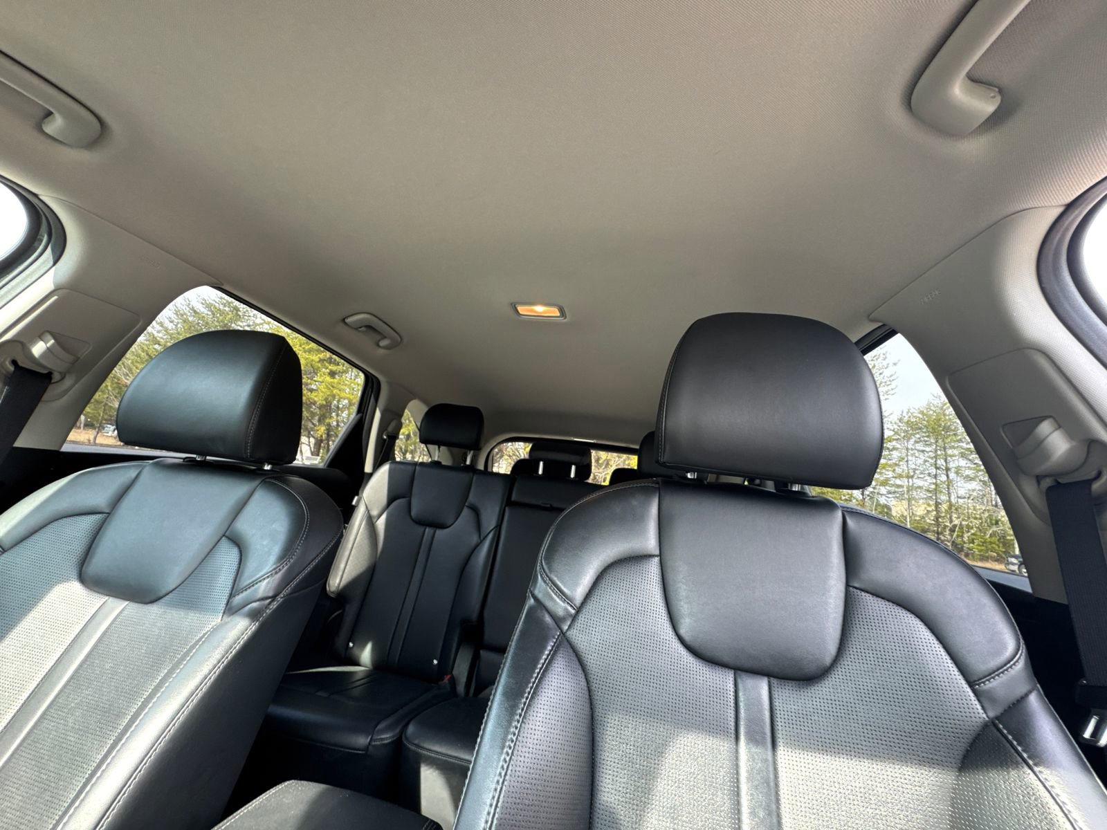 Used 2024 Kia Sorento S image 31